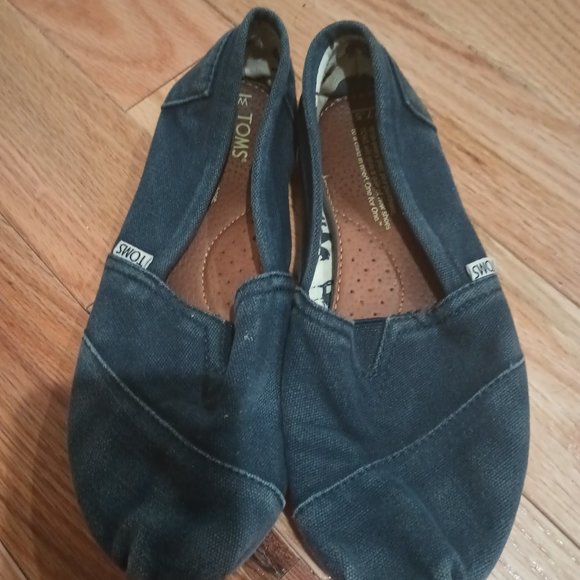 Navy Tom's Shoes 7.5 - Picture 1 of 4